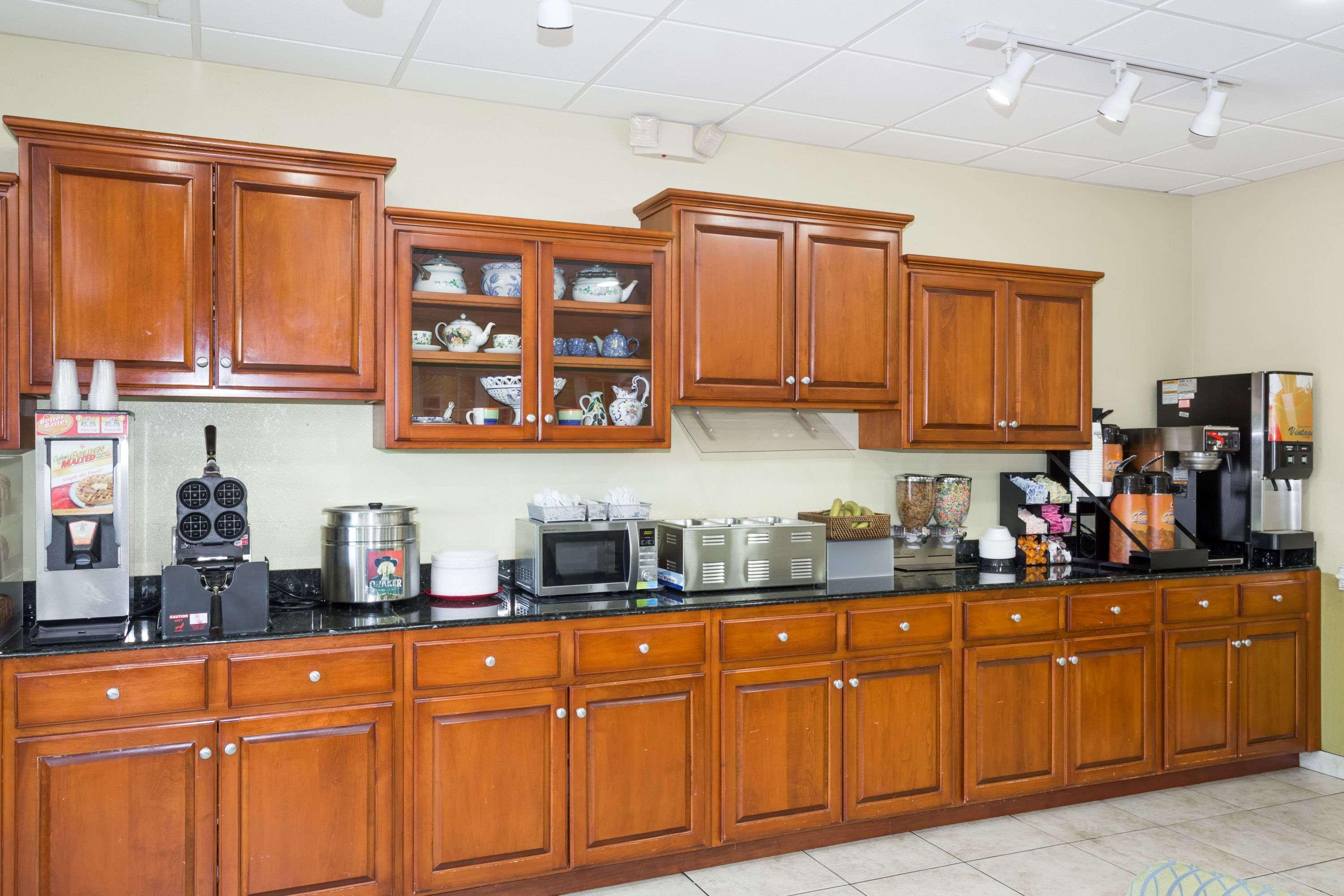 Days Inn & Suites By Wyndham Savannah North I-95 Port Wentworth Luaran gambar